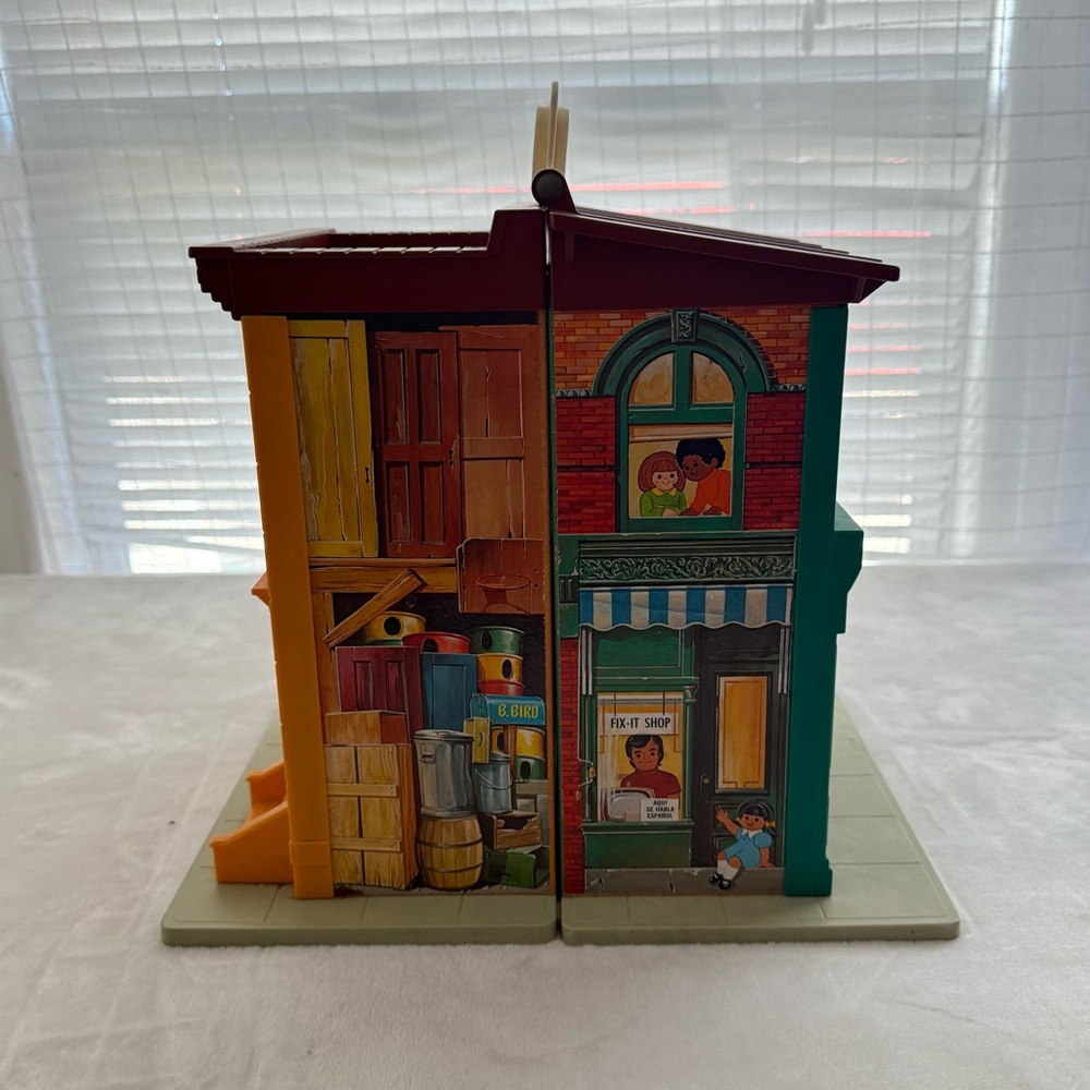 Vintage 1975 Fisher-Price Sesame Street Play Family Folding Dollhouse #938 - Picture 6 of 14
